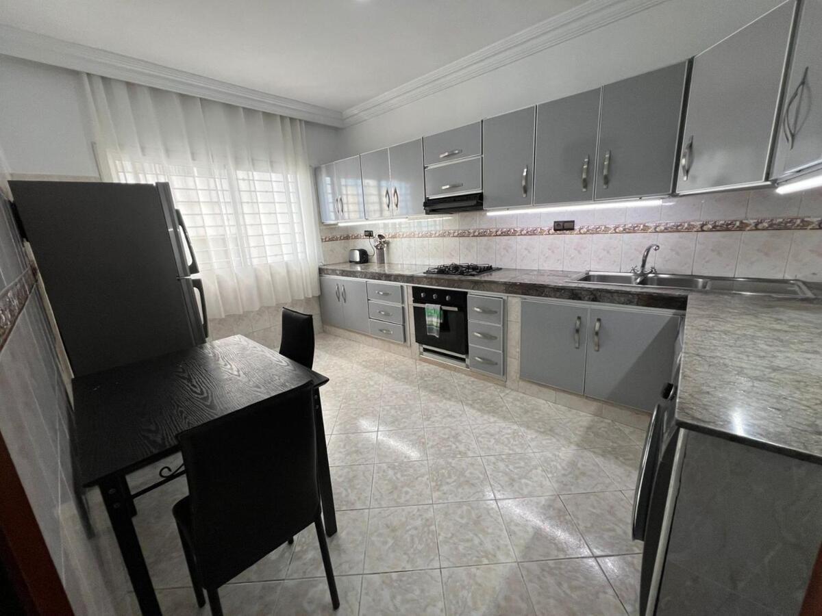 Spacious Beachfront Center Casa Blanca