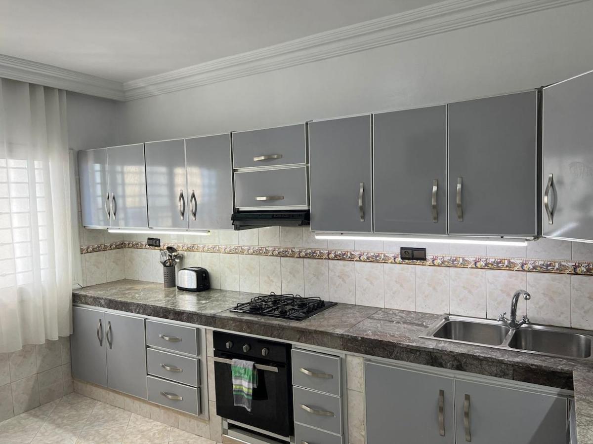 Spacious Beachfront Center Apartamento *